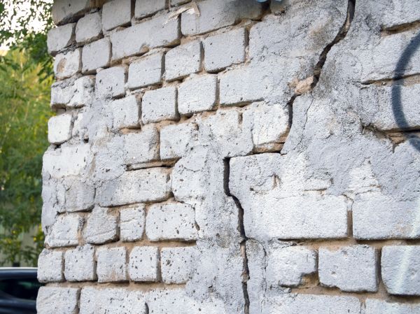 Cracked Brick Wall Repair in Fishers